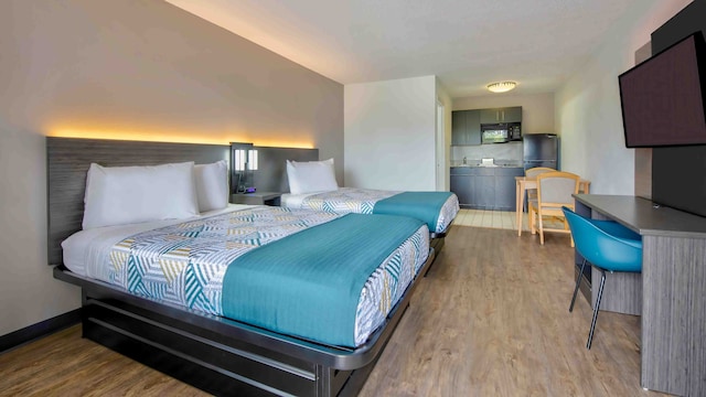 2 FULL BEDS | SMOKING