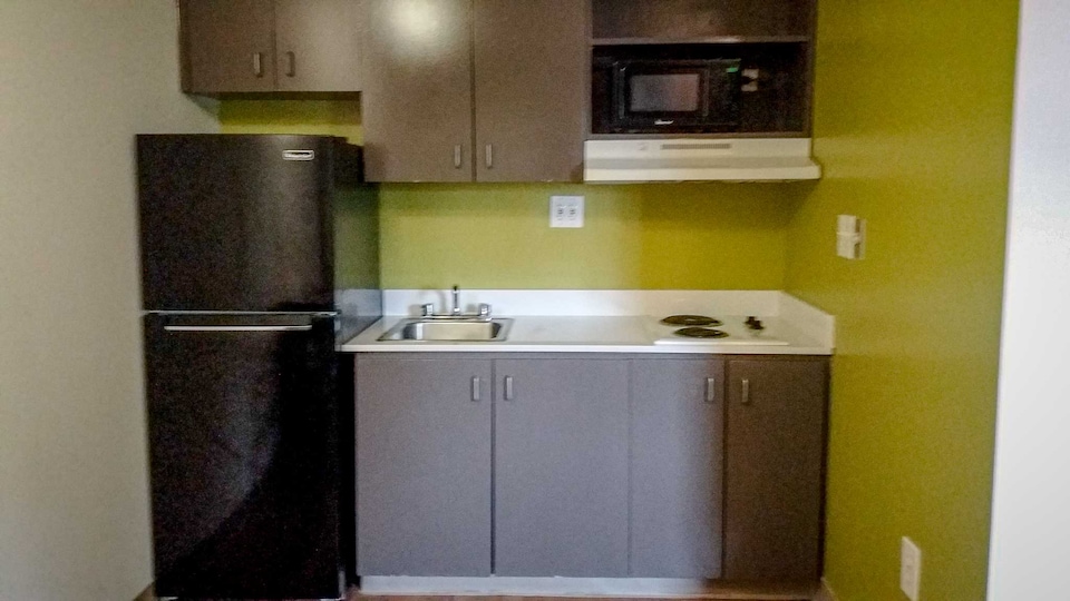 Studio 6 Extended Stay - Greensboro, NC - I-40, C27407, Greensboro