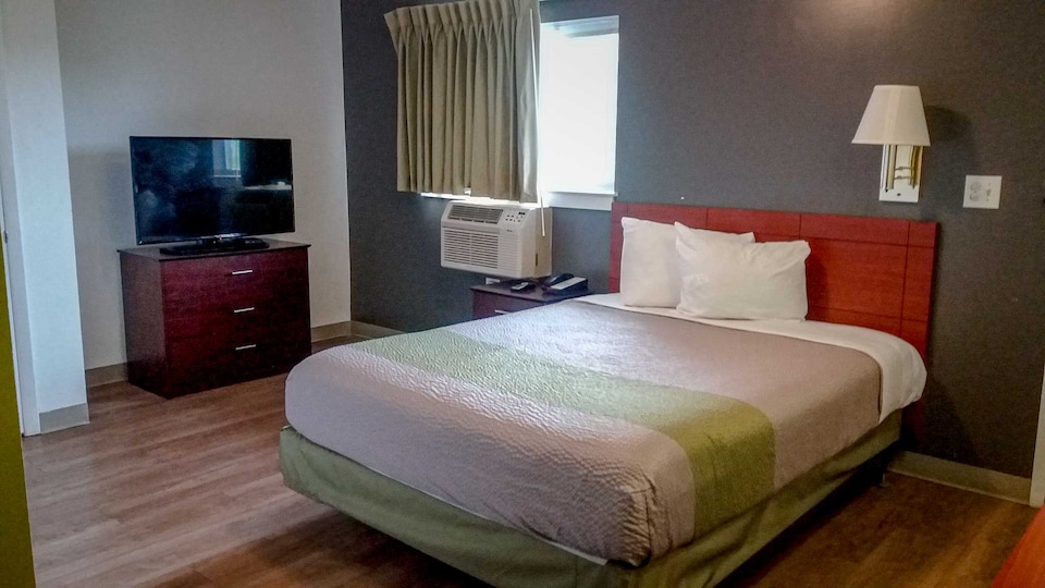 Studio 6 Extended Stay - Greensboro, NC - I-40, C27407, Greensboro