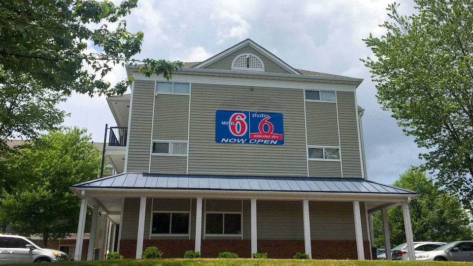 Studio 6 Greensboro, NC - I-40, C27407, Greensboro