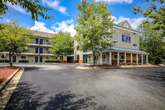 Studio 6 Greensboro, NC - I-40