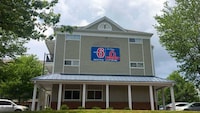Studio 6 Greensboro, NC - I-40
