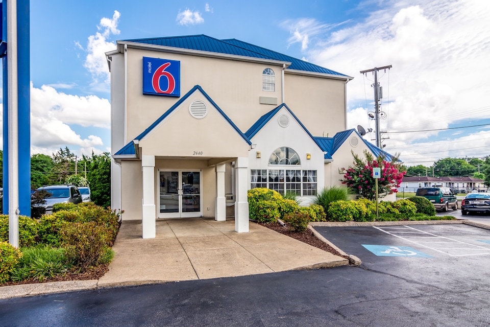 Motel 6 Chattanooga, TN - Downtown, C37343, Chattanooga