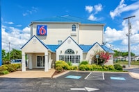 Motel 6 Chattanooga, TN - Downtown