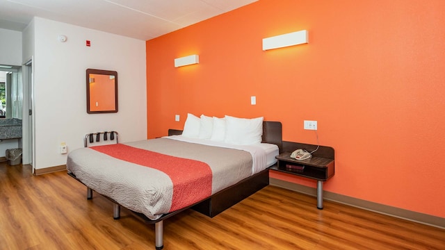 1 KING BED | MOBILITY ACCESSIBLE - MICFRIDGE - NON-SMOKING