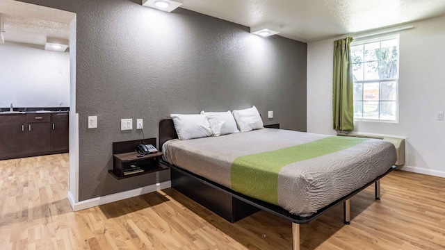 1 King Bed | Mobil Acc RI Shwr Nsmk Kitchen