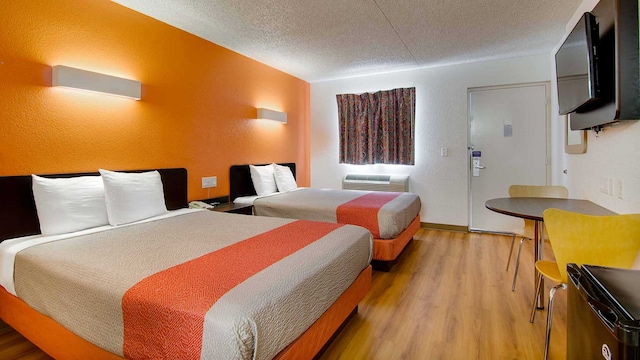 2 FULL BEDS | NON-SMOKING