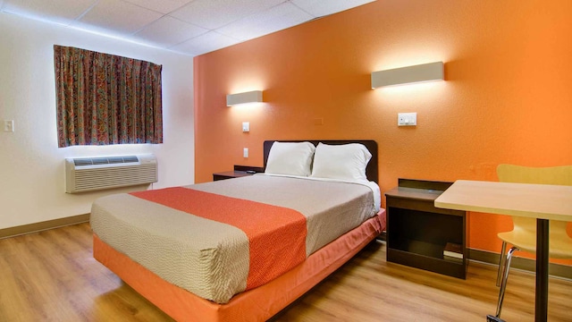 1 QUEEN BED | NON-SMOKING