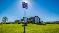 Motel 6 Saukville, WI