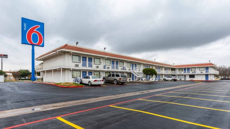 Motel 6 North Richland Hills, TX, NORTH RICHLAND HILLS, NORTH RICHLAND HILLS