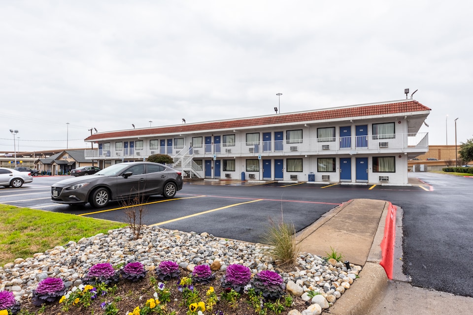 Motel 6 North Richland Hills, TX, NORTH RICHLAND HILLS, NORTH RICHLAND HILLS