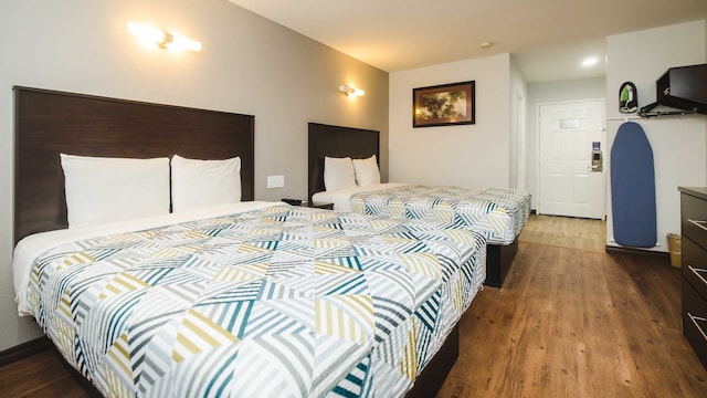 2 Queen Beds | Smoking, Kitchen