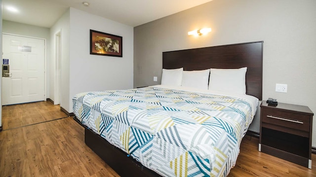 1 King Bed | Mobil Acc RI Shwr Nsmk Kitchen