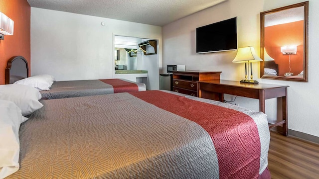 2 Queen Beds | Mobil Access Tub Smk Micfridg