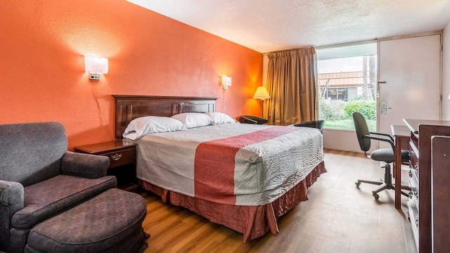 1 King Bed | Non-Smoking, Micfridge