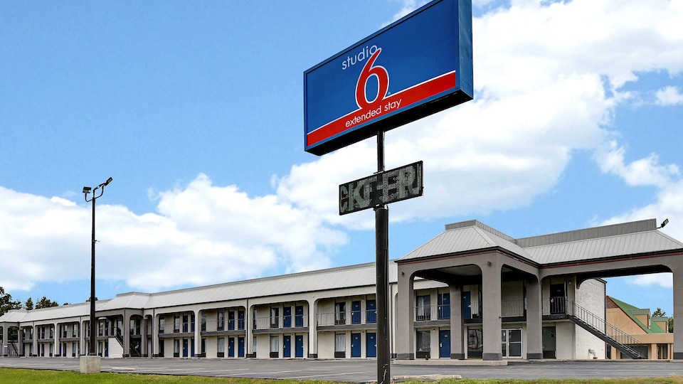 Studio 6 Meridian, MS – Bonita Lakes, Meridian_g6, Meridian