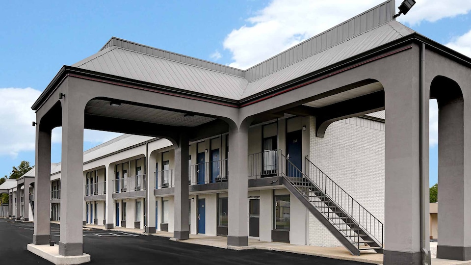 Studio 6 Meridian, MS – Bonita Lakes, Meridian_g6, Meridian