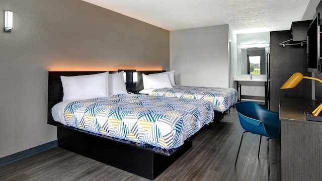 2 Full Beds | Non-Smoking, Kitchen