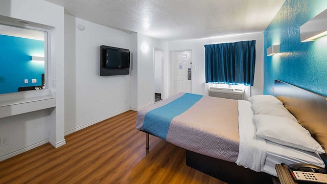 1 KING BED | SUITE NON-SMOKING