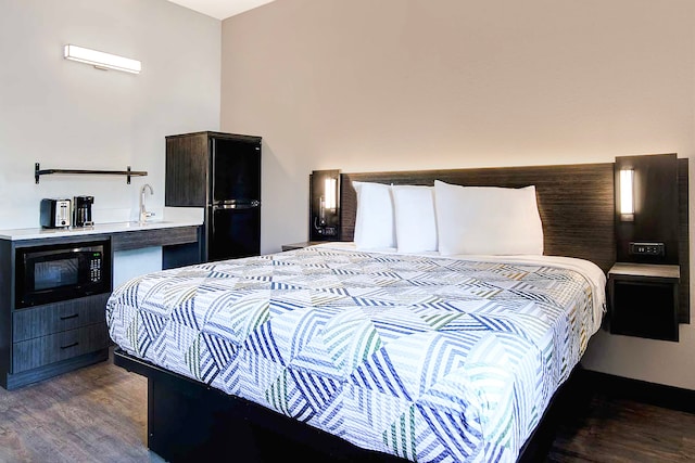 1 King Bed | Mobil Access Tub Nsmk Kitchen
