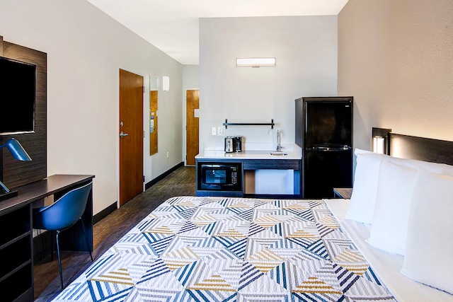 1 King Bed | Mobil Acc RI Shwr Nsmk Kitchen