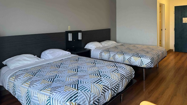 2 QUEEN BEDS | SMOKING