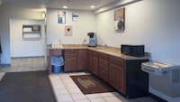 Motel 6 Waterloo, IA