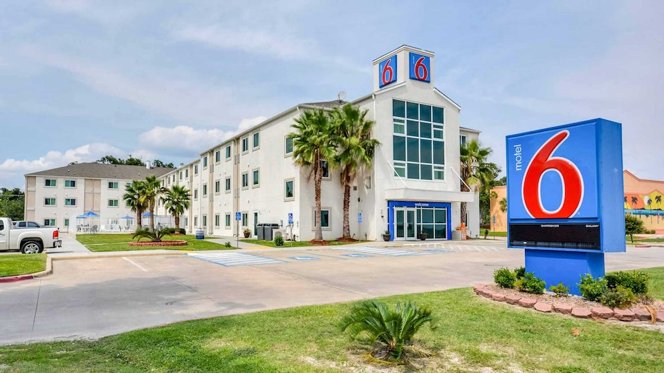 Motel 6 Biloxi, MS - Beach, Biloxi, Biloxi