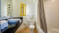 Motel 6 Biloxi, MS - Beach