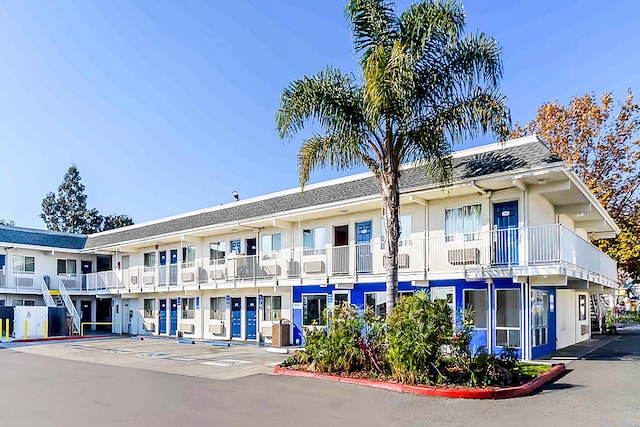 Motel 6 Hayward, CA – Silicon Valley Gateway