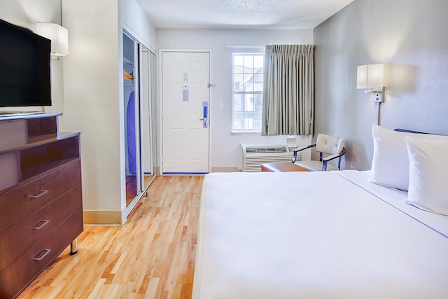 1 Queen Bed | Mobility Accessible Tub Smoking