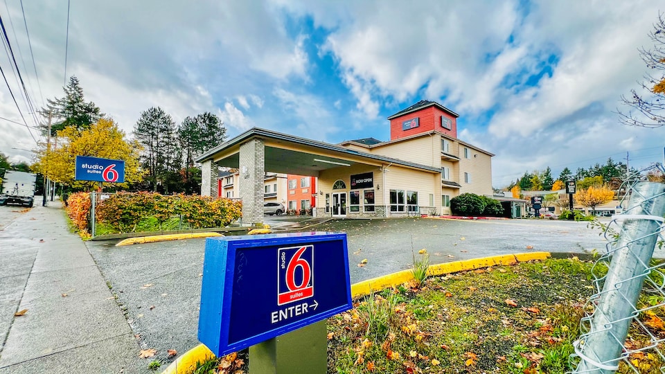 Studio 6 Suites Portland OR- I-5/OHSU, C97209, Portland OR