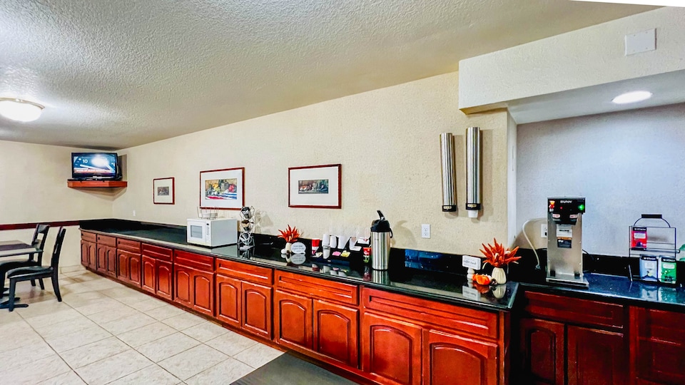 Studio 6 Suites Portland OR- I-5/OHSU, C97209, Portland OR