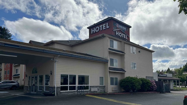 Studio 6 Suites Portland OR- I-5/OHSU