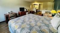 Studio 6 Suites Portland OR- I-5/OHSU