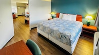 Studio 6 Suites Portland OR- I-5/OHSU
