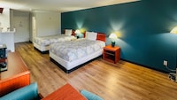 Studio 6 Suites Portland OR- I-5/OHSU
