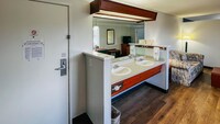 Studio 6 Suites Portland OR- I-5/OHSU