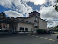 Studio 6 Suites Portland OR- I-5/OHSU