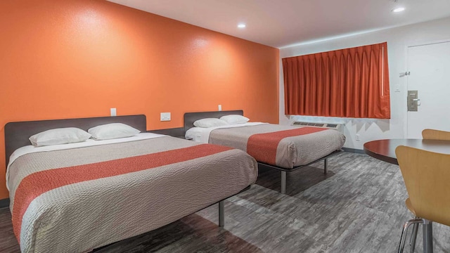 2 Queen Beds | Smoking