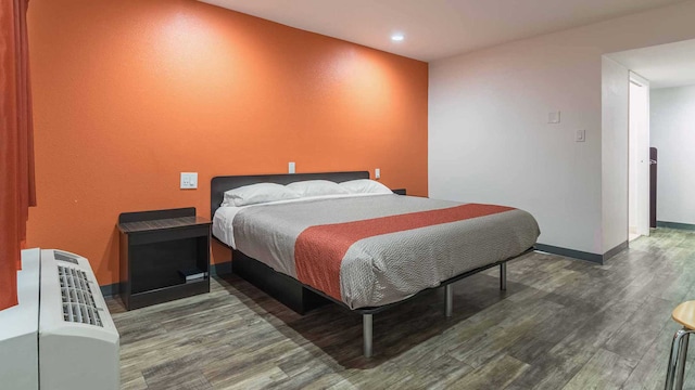 1 King Bed | Smoking, Micfridge