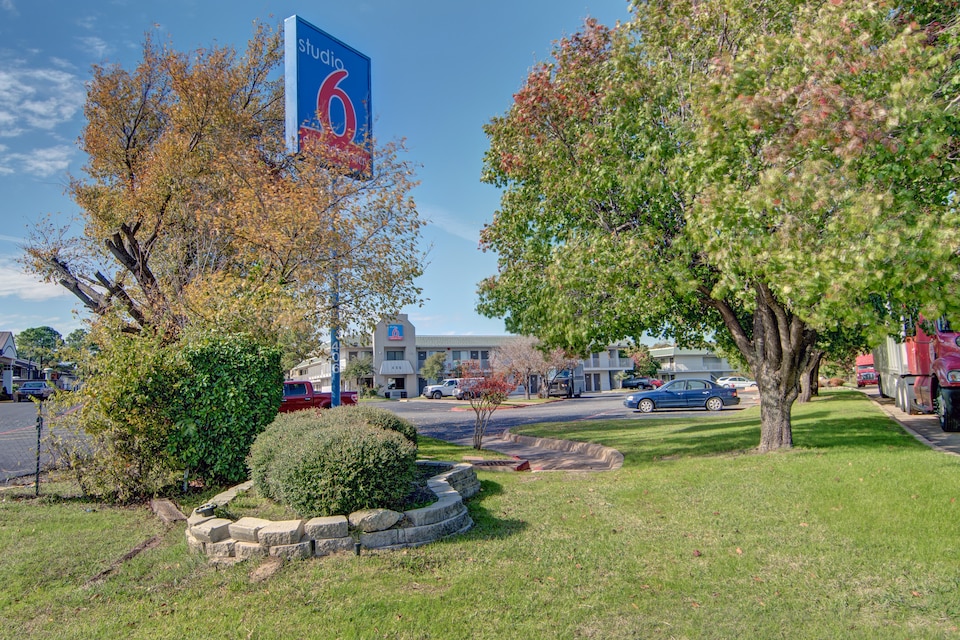 Studio 6 Grand Prairie, TX, GRAND PRAIRIE, GRAND PRAIRIE