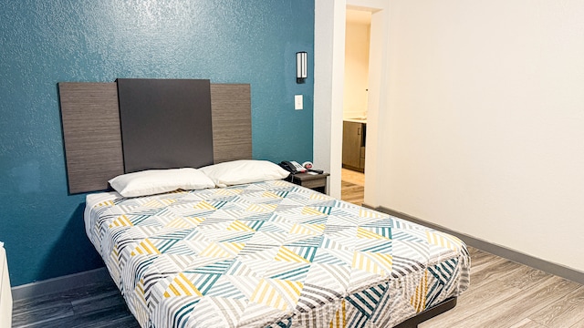 1 Full Bed | Smoking, Kitchen