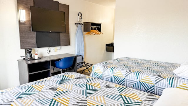 2 Full Beds | Smoking, Kitchen