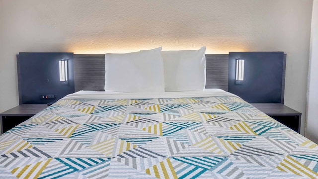 1 Queen Bed | ADA/RI Shower