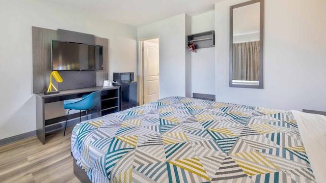 1 Queen Bed | ADA/Tub/Micfridge