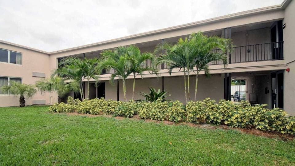 Motel 6 Miami, FL – Miami International Airport, C33122, Miami