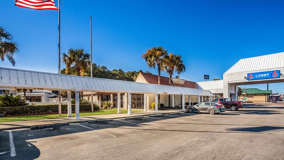 Motel 6 Florence, SC, C29501-2, Florence