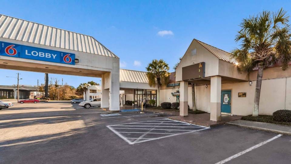 Motel 6 Florence, SC, C29501-2, Florence