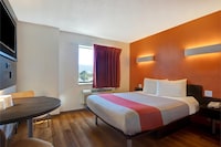 Motel 6 Gilroy, CA